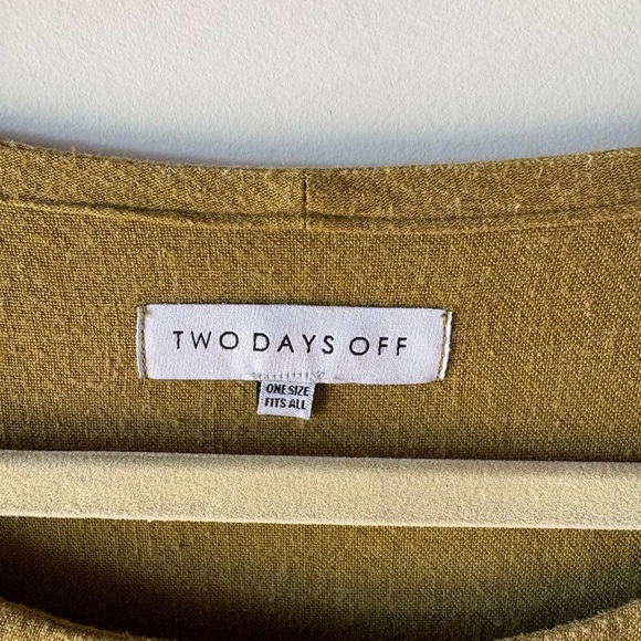 Two Days Off Olivia Dress Linen Blend Olive Green OS - Picture 3 of 6